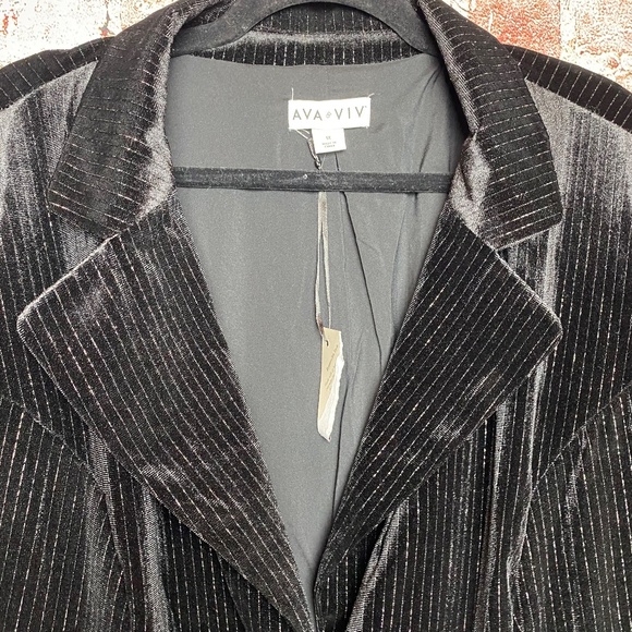 NWT AVA & VIV Womenʻs Plus Size Black Velvet Metallic Pinstripe Blazer 1X - Picture 5 of 12